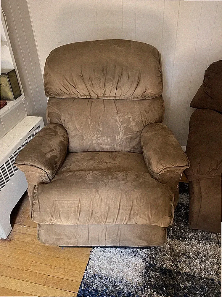 Lazyboy Electric Power Recliner with Heating Pad and Remote Control Brown