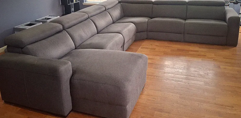 32 in Chaise